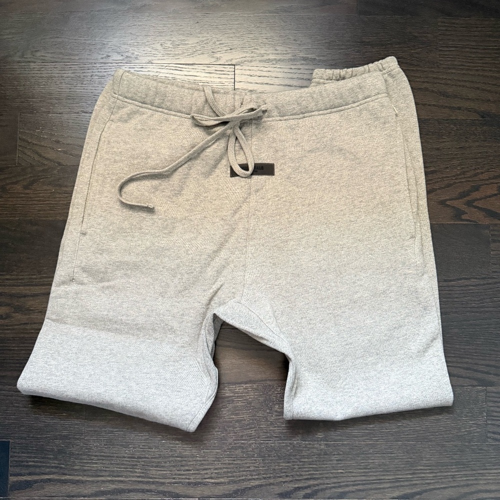 Fear of God Essentials Sweatpants SS22 Dark Oatmeal Gray Size XS - Picture 3 of 3